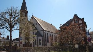 Außenansicht der Pfarrkirche St. Pyrmont