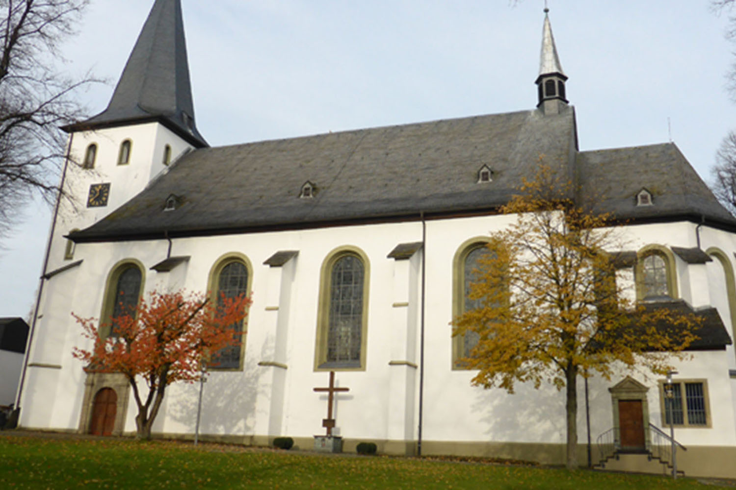 Außenansicht der St. Pankratius Kirche Körbecke